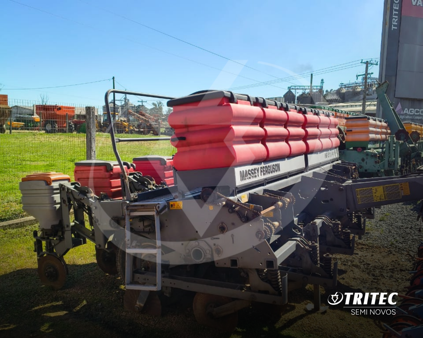 Imagem do produto: PLANTADEIRA ADUBADORA MF 511